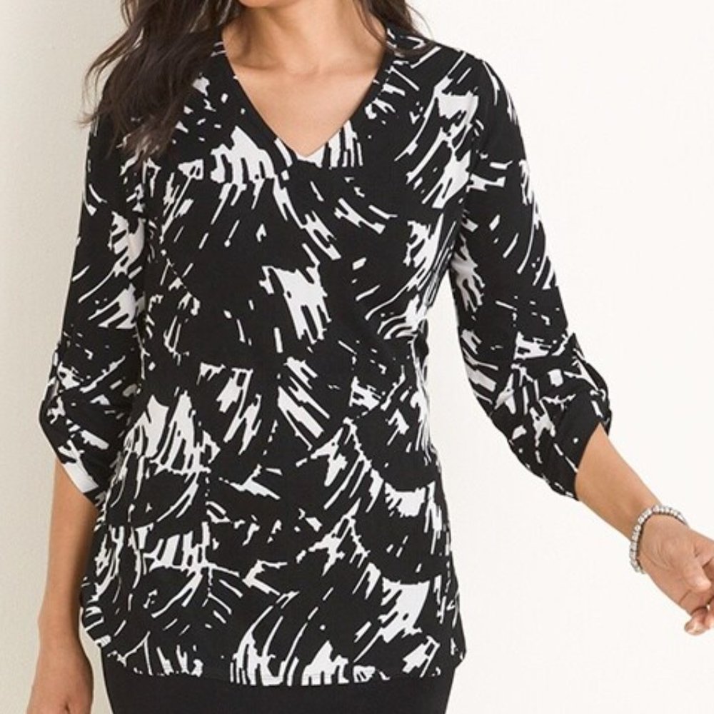 CHICO'S Travelers Black & White printed rolled sleeve V-neck top